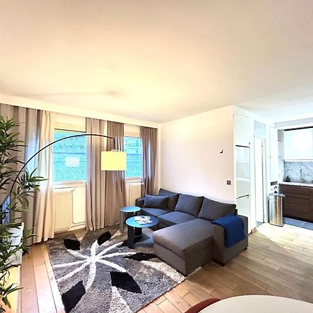 Big Apartment Eiffel Tower View Paris Exterior foto